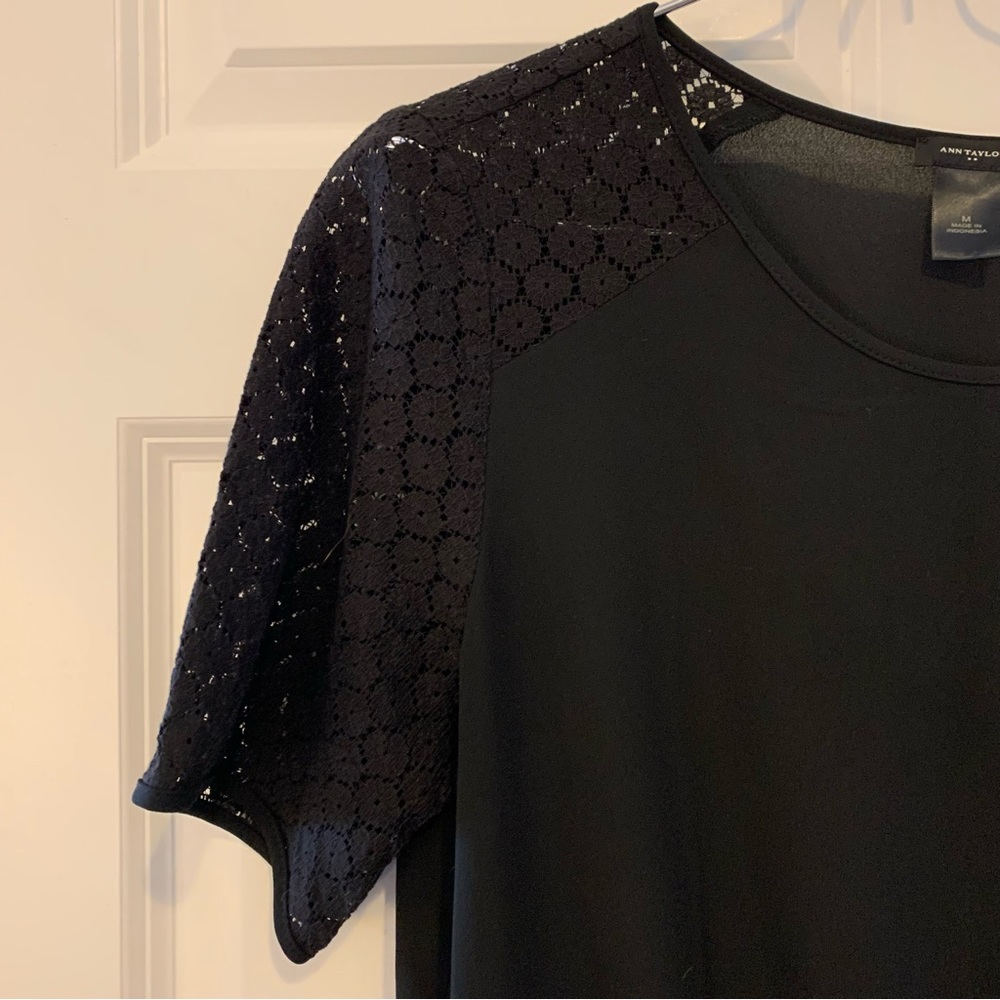 Ann Taylor | Black Peplum Blouse Lace Eyelet Sleeves Size M - Picture 4 of 7